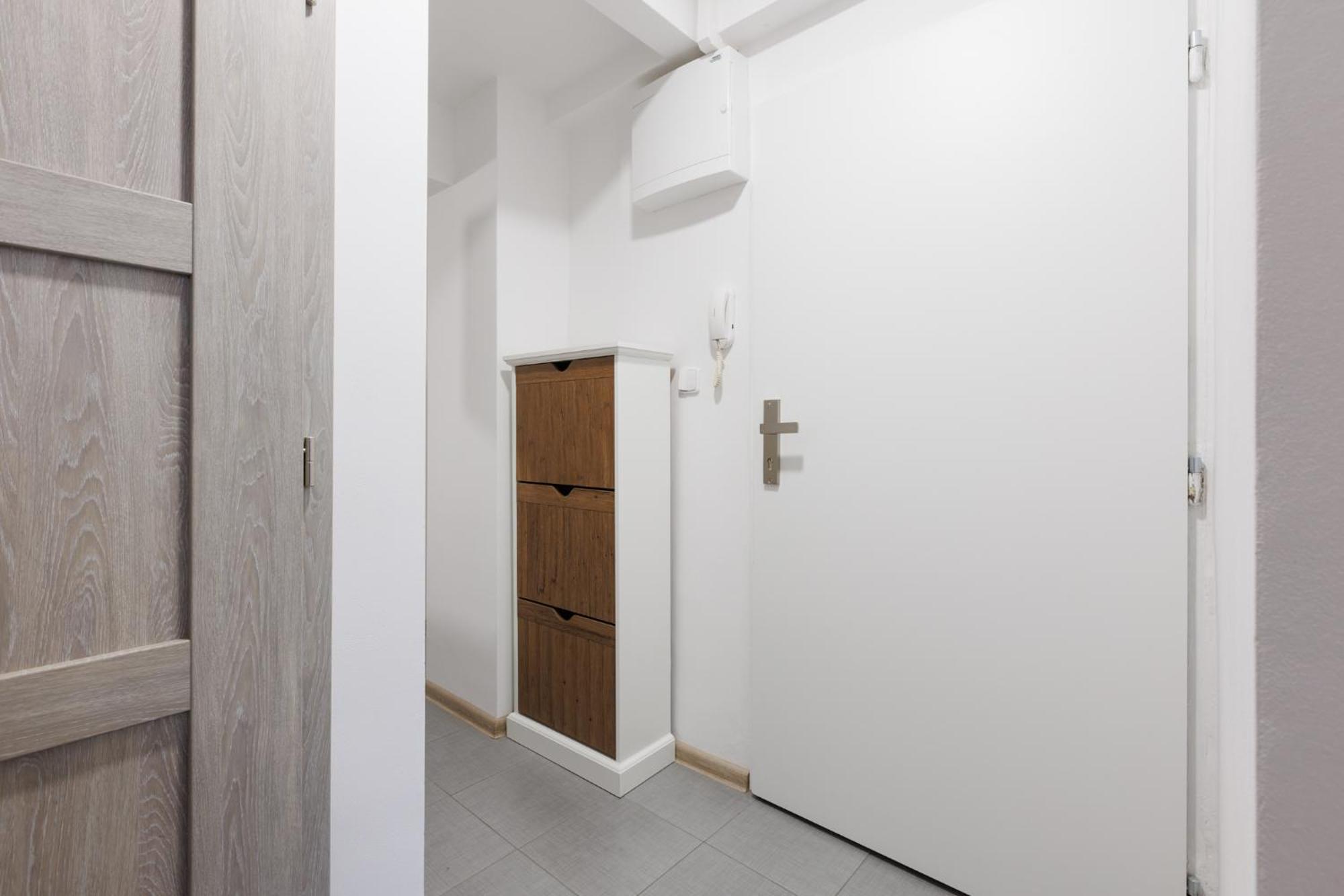 2 Bedrooms Near The Metro Apartamento Praga
